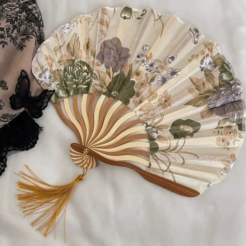 Benkyo Studio // Geisha's Hand fan